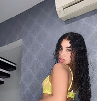 Denice - escort in Paris