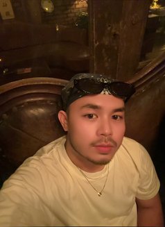 Denis - Male escort in Bali Photo 2 of 5
