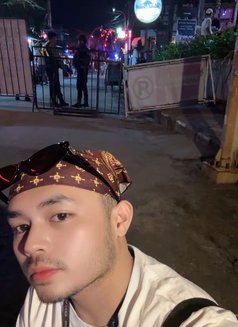 Denis - Male escort in Bali Photo 5 of 5