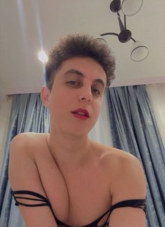 Denis - Male escort in İstanbul Photo 7 of 8