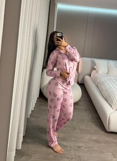 Denise - escort in Zaandam Photo 1 of 9