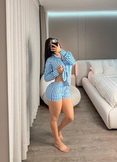 Denise - escort in Zaandam Photo 3 of 9