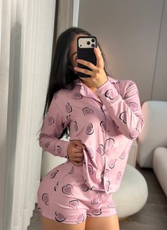 Denise - escort in Zaandam Photo 7 of 9