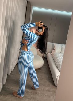 Denise - escort in Zaandam Photo 8 of 9