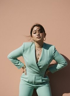 Denise - escort in Dubai Photo 1 of 1