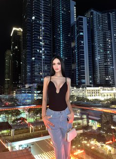 Denise Henderson - Transsexual escort in Manila Photo 4 of 14