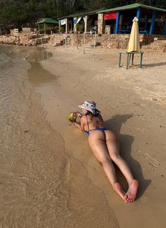 Denise - escort in Beirut Photo 4 of 15