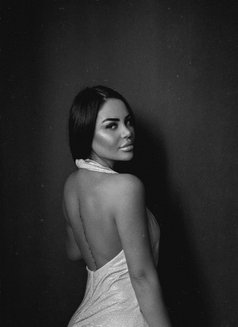 Denisse - puta in Riyadh Photo 3 of 7