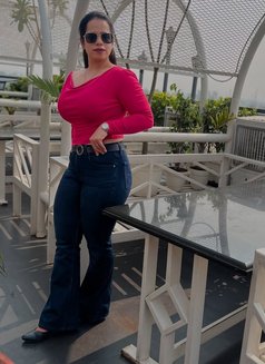 Depti Sharma - escort in Abu Dhabi Photo 1 of 8