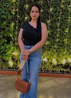 Depti Sharma - escort in Abu Dhabi Photo 4 of 8