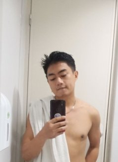 Derek Yu - Male escort in Manila Photo 5 of 8