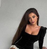 Deria - escort in Dubai Photo 1 of 15