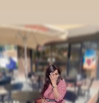 Deronah - puta in Yiwu