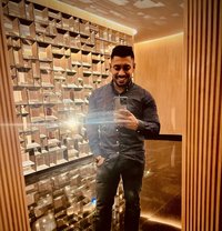 Derrick - Male escort in Colombo
