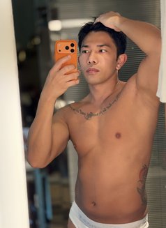 DerrickBig - Male escort in Hong Kong Photo 2 of 9