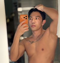 DerrickBig - Male escort in Hong Kong