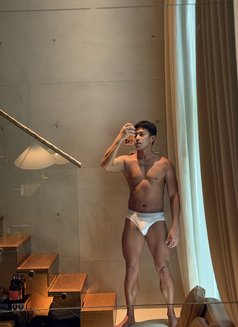 DerrickBig - Male escort in Hong Kong Photo 4 of 9