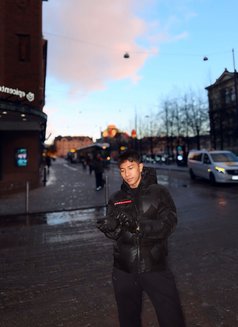 DerrickBig - Male escort in Hong Kong Photo 7 of 9