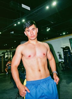 Deryl Here - Male escort in Bali Photo 1 of 6