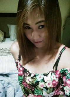 Desah - escort in Manila Photo 5 of 5