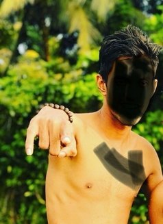 Deshan - Male escort in Colombo Photo 2 of 3