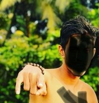 Deshan - Male escort in Colombo
