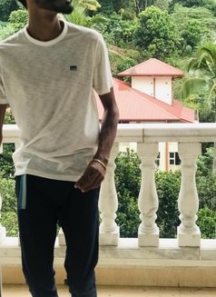 Deshan - Male escort in Colombo Photo 3 of 3