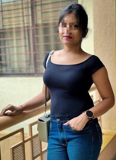 Deshani tharanya - masseuse in Colombo Photo 4 of 4