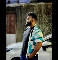 Deshi Ghora - Acompañantes masculino in Kolkata