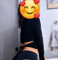 Deshika - escort in Colombo
