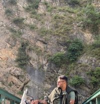 Desi Ghoda - Acompañantes masculino in Pune