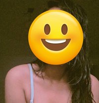 Desi Girl - puta in Surat