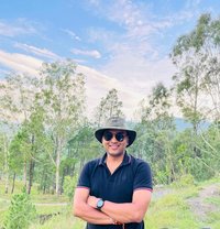 Desi Guy big size in Delhi - Male escort in New Delhi