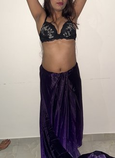 Desi Hijabi (Couple and Single Cam) - puta in New Delhi Photo 2 of 4