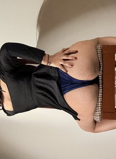 Desi Hijabi (Couple and Single Cam) - puta in New Delhi Photo 4 of 4