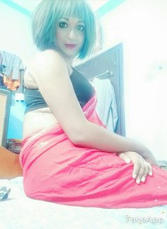 Desi Indian Bhabi in Nude Cam Show - Acompañantes transexual in New Delhi Photo 2 of 6