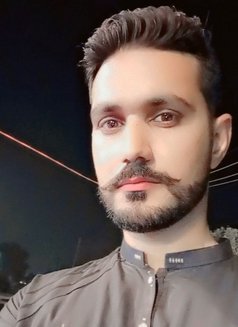 Desi Lust - Acompañantes masculino in Lahore Photo 1 of 2