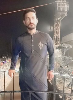 Desi Lust - Acompañantes masculino in Lahore Photo 2 of 2