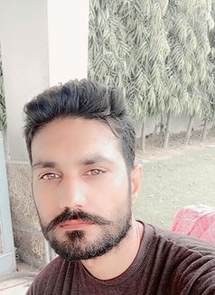 Desi Lust - Acompañantes masculino in Lahore Photo 6 of 6
