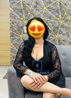 Desi Milf - puta in Ghaziabad Photo 4 of 4