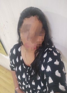 Desi Priya Dharshini - puta in Chennai Photo 6 of 7