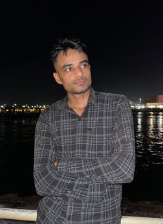Desibull Indian - Male escort in Dubai Photo 2 of 4