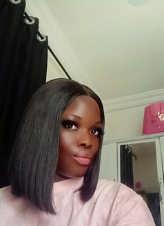 Desire - Acompañante in Abuja Photo 4 of 8