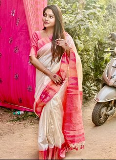 Desirequeen - Transsexual escort in Bangalore Photo 10 of 10