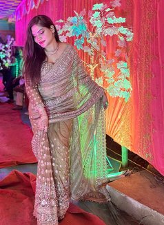 Desirequeen - Transsexual escort in Bangalore Photo 17 of 18