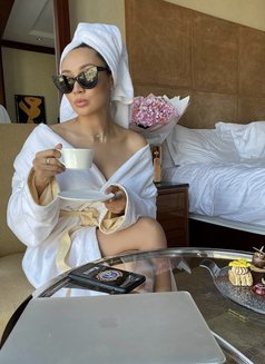 Desti - puta in Tel Aviv Photo 2 of 3