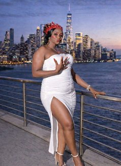 Destiny - Transsexual escort in Nairobi Photo 9 of 9