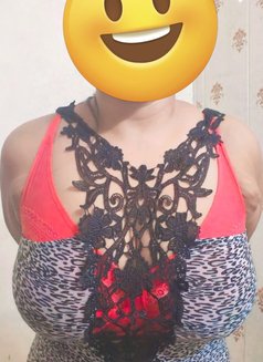 Bhabhi cam - escort in New Delhi Photo 2 of 2