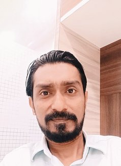 Dev - Acompañantes masculino in Guwahati Photo 1 of 4