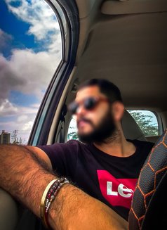 Dev - Male escort in Mumbai Photo 4 of 5